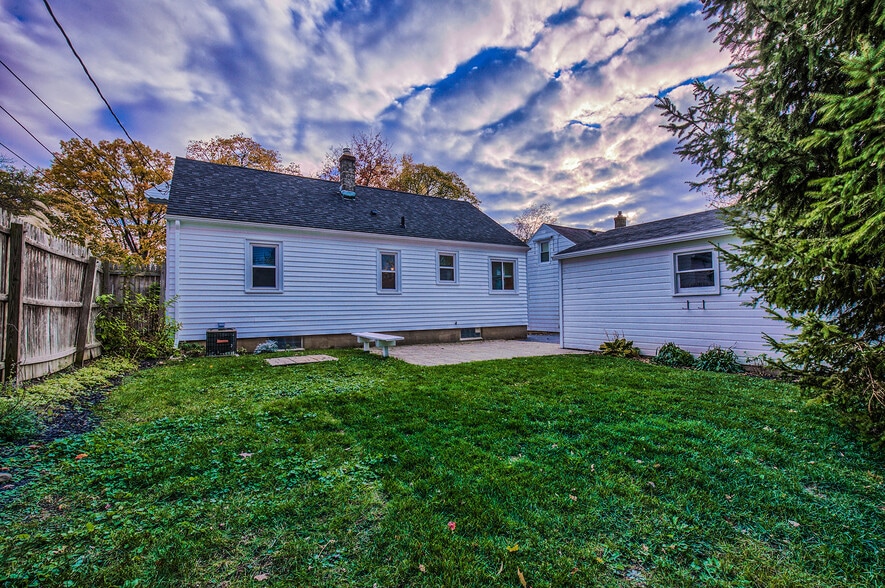 Building Photo - 470 Falstaff Rd