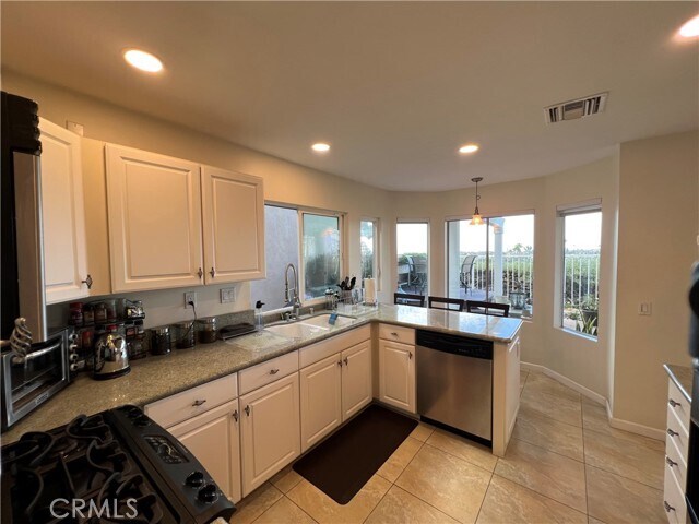 Building Photo - 33636 Sundown Ct