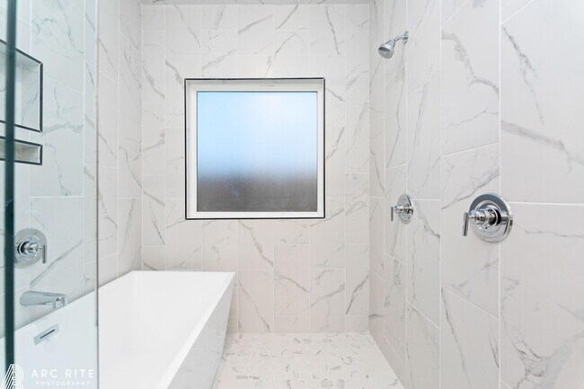 Building Photo - 4523 22nd Pl