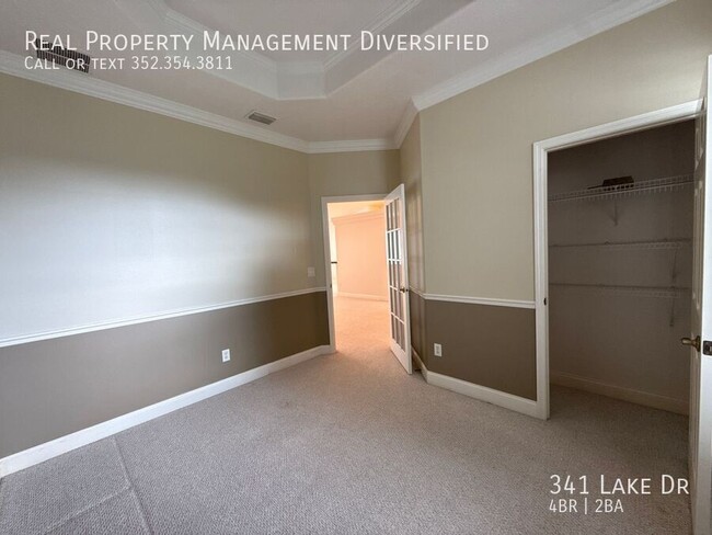 Building Photo - 341 Lake Dr
