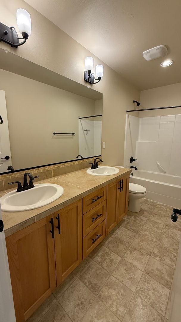Building Photo - Beautiful 4-Bedroom Home for Lease in the ...