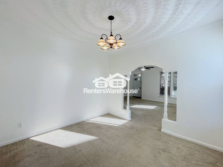 Building Photo - 1405 Church St