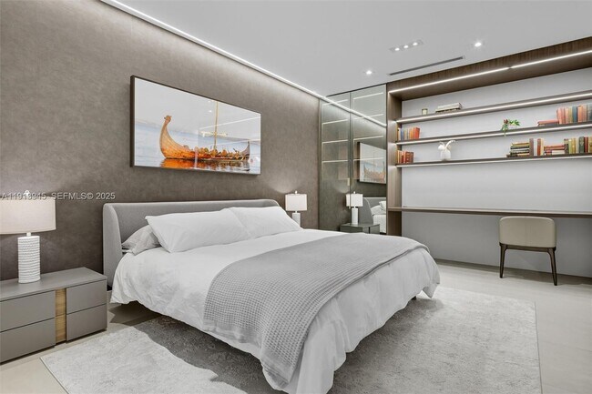 Building Photo - 2301 Collins Ave