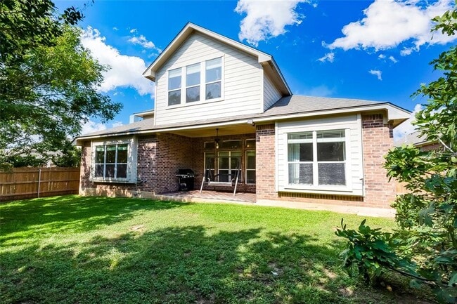 Building Photo - 15524 Belfin Dr