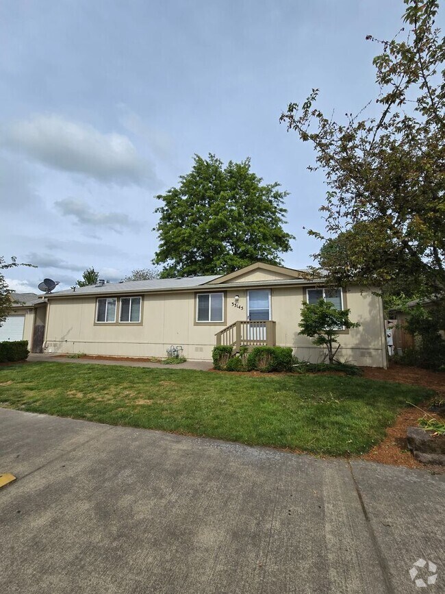 Building Photo - Pet Friendly 3bed : 2bath home w/ Garage