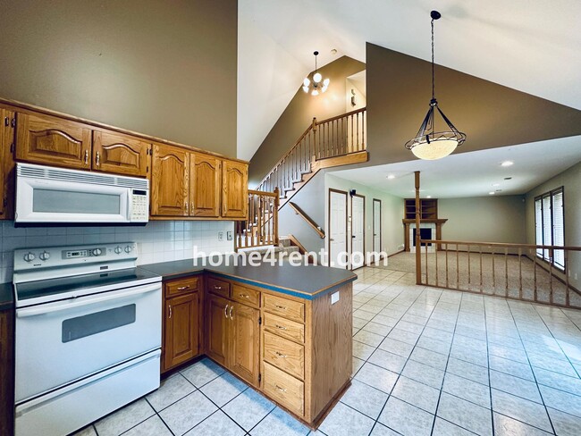 Building Photo - Spacious Four Bedroom Home in KCMO w/ Bran...