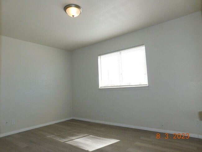 Building Photo - 135 S Norma St