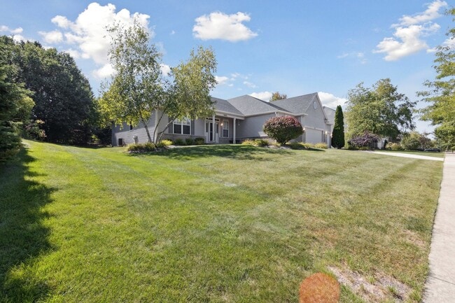 Building Photo - 3403 Green Pastures Ln