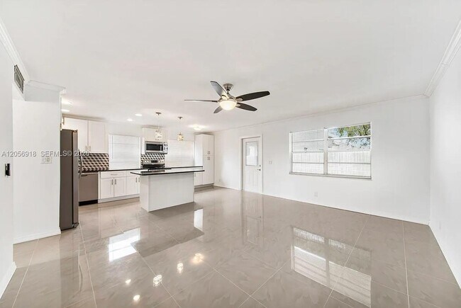 Building Photo - 899 Normandy Trail