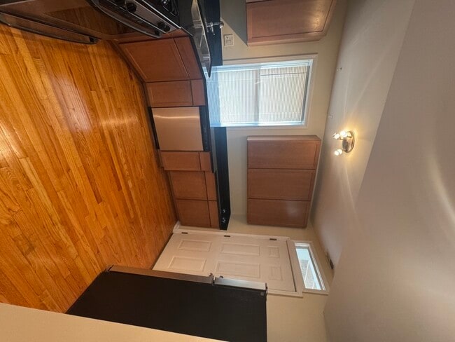 Building Photo - 2553 W Ardmore Ave