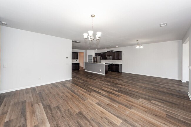 Building Photo - 5 Bedroom 3 Bath Home in Cane Bay Plantation - Summerville