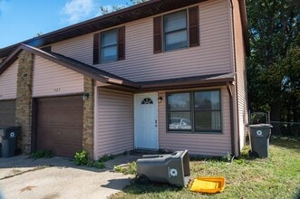 Building Photo - 423 S Park Square Dr