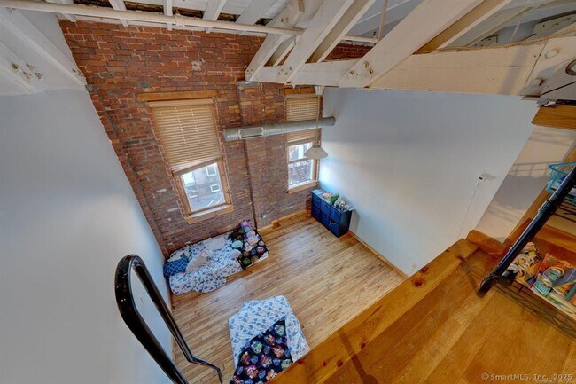 Building Photo - 325 Lafayette St