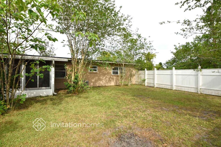 Building Photo - 1305 Viburnum Ln