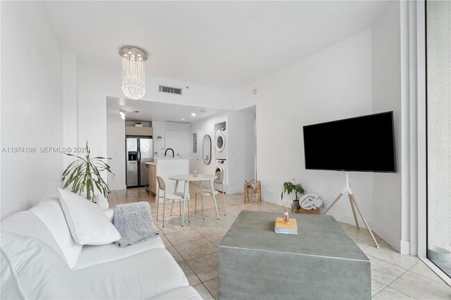 Building Photo - 350 NE 24th St