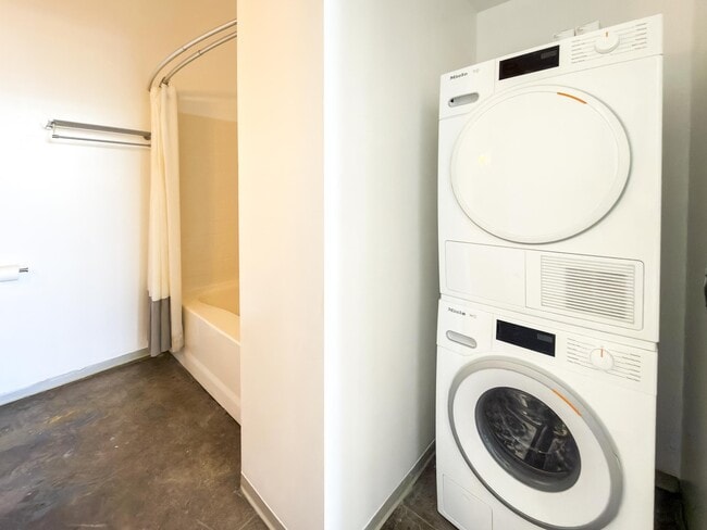 Building Photo - 420 San Pedro St