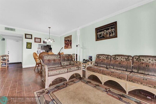 Building Photo - 9430 Poinciana Pl