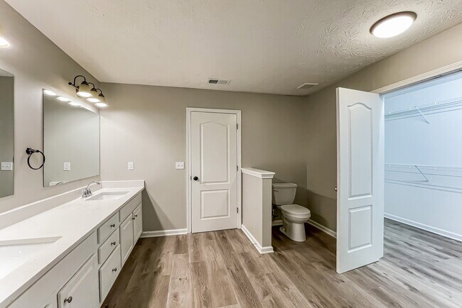 Building Photo - 7087 Littlebrook Way