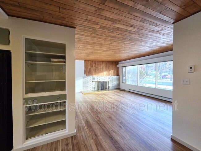 Building Photo - 621 S 14th Ave