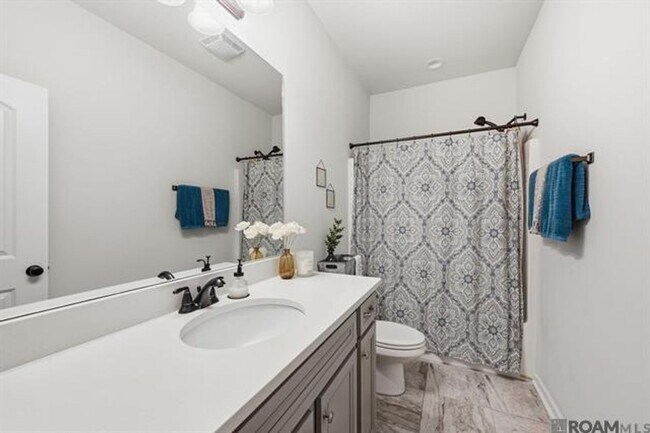 Building Photo - 4 Bedroom House Near LSU on Burbank