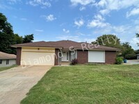 Building Photo - Updated 2 Bedroom Patio Home - Great Location