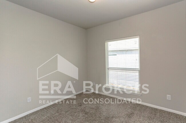 Building Photo - 4721 Highmont Dr