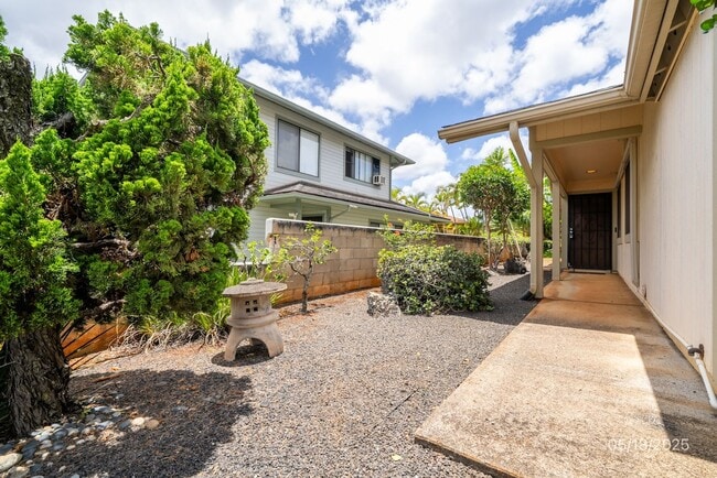 Building Photo - 3 BD/2 BA Home in Mililani with Garage (Av...