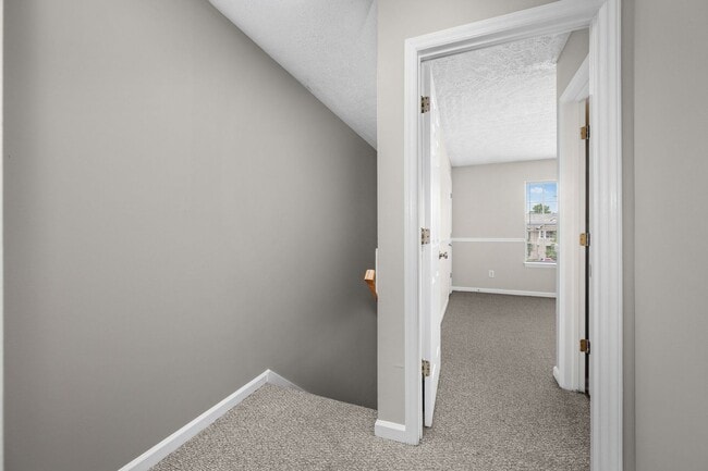 Building Photo - Hamlet Square Townhomes Unit 2344A