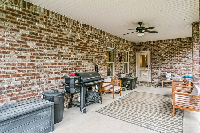 Building Photo - 9013 Timber Ln