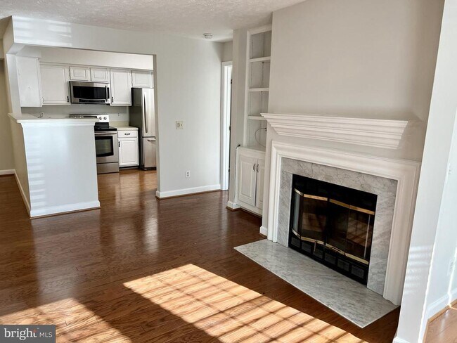 Building Photo - 12002 Ridge Knoll Dr