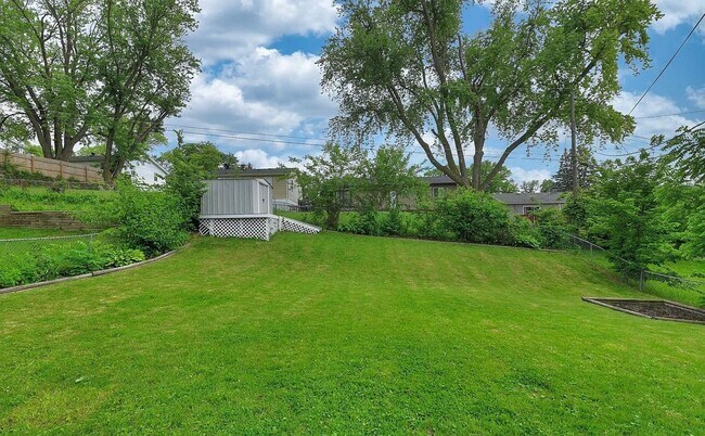 Building Photo - Coming Soon! Bright & Spacious 3 Bed Home with Finished Basement & Huge Backyard