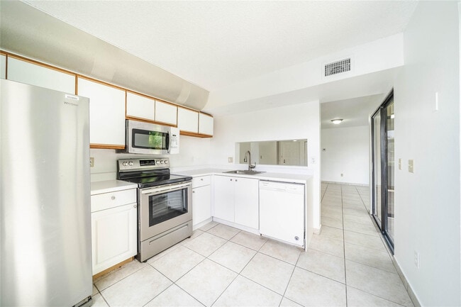 Building Photo - 1000 Constitution Dr