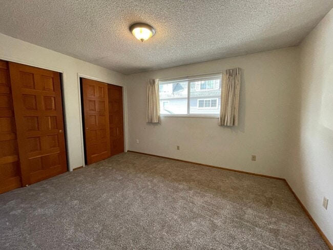 Building Photo - Coming Soon - 2 Bedroom, 1 Bath Duplex, Ne...