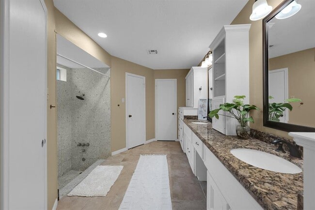 Building Photo - 11827 Normont Dr