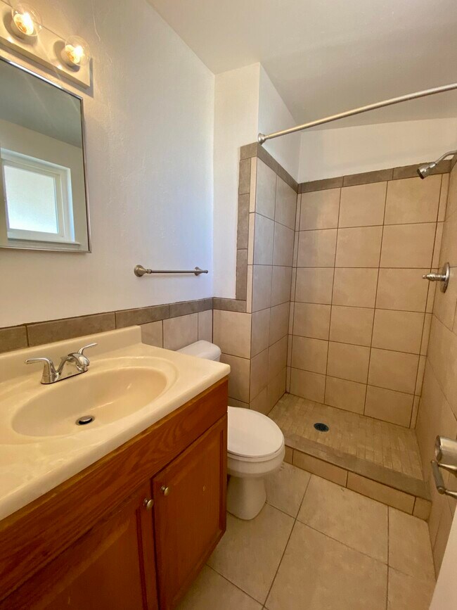 Building Photo - 10457 Omega Cir