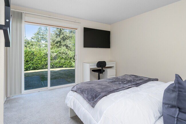 Building Photo - 4918 110th Avenue Ct E