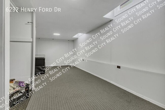 Building Photo - 6232 Henry Ford Dr