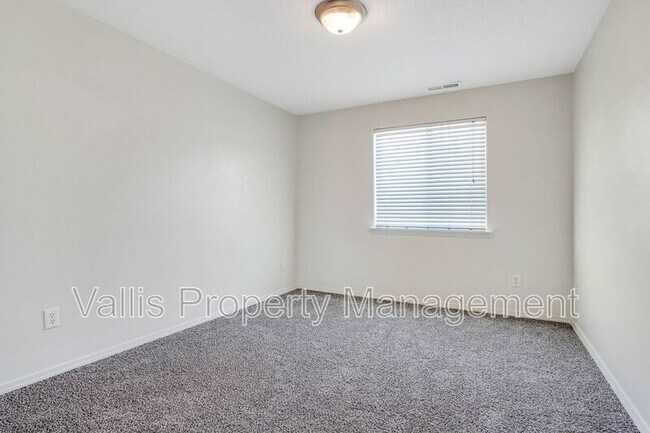 Building Photo - 4422 Remington Pl NE