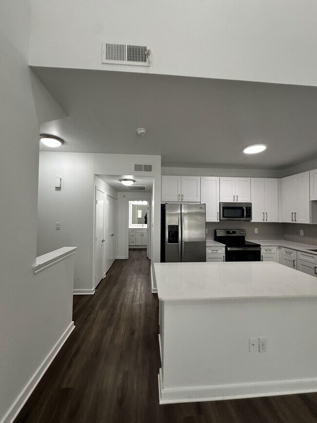 Primary Photo - 6740 Davidson St