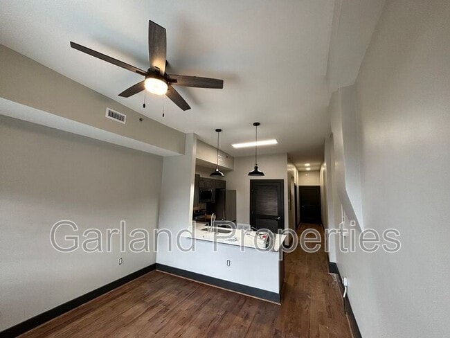 Building Photo - 73 W Main St