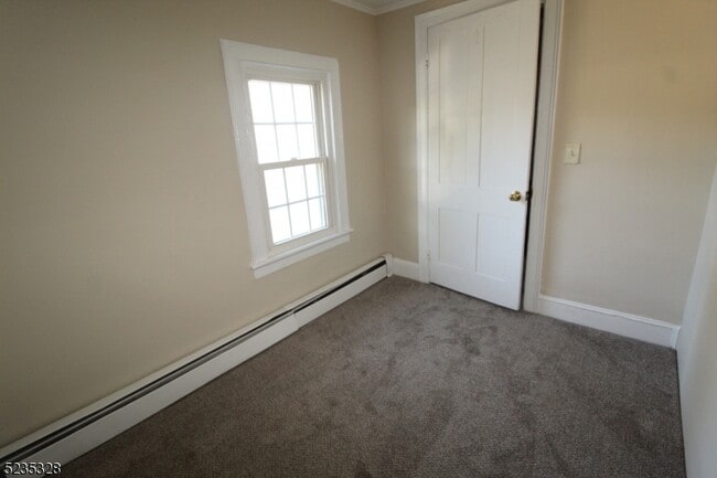 Building Photo - 28 White Meadow Ave