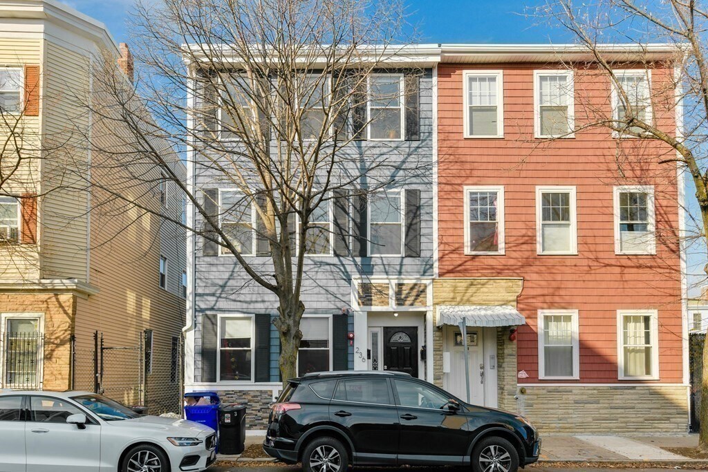 Building Photo - 233 Havre St