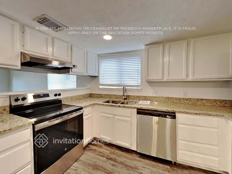 Building Photo - 10311 Towneview Dr
