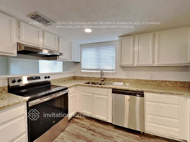 Building Photo - 10311 Towneview Dr