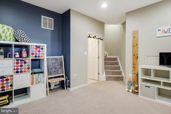 Building Photo - 46209 Walpole Terrace