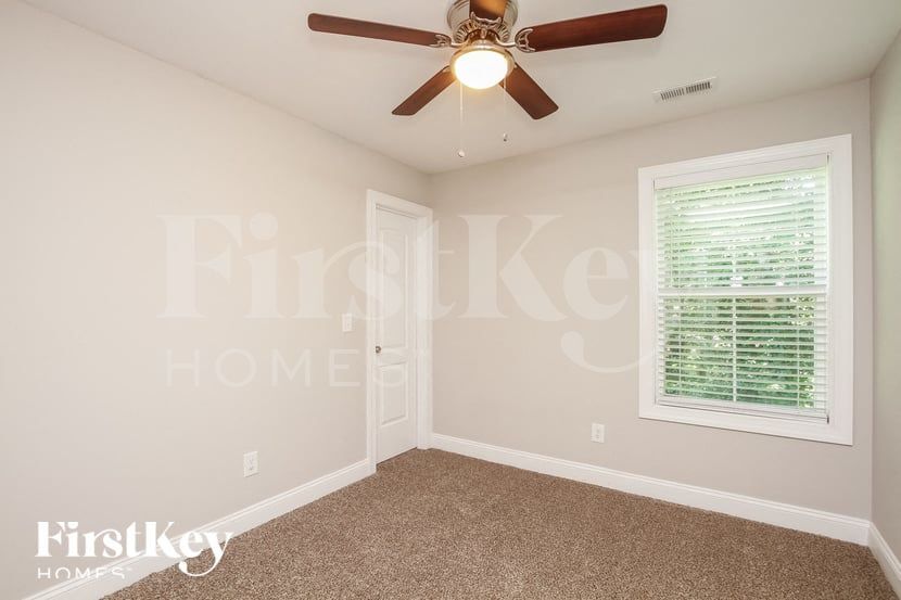 Building Photo - 665 Wilson St