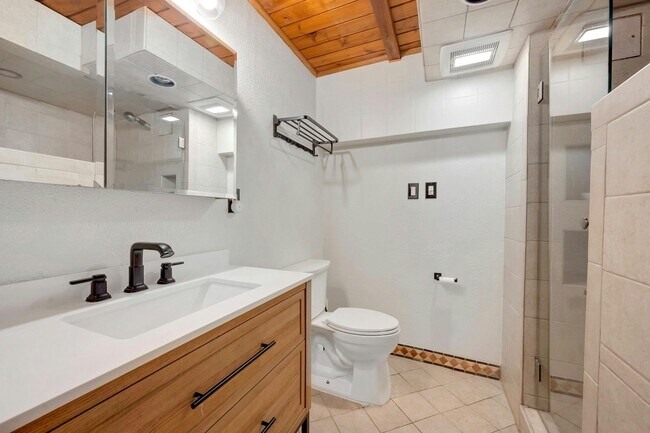 Building Photo - 38A Claremont Rd