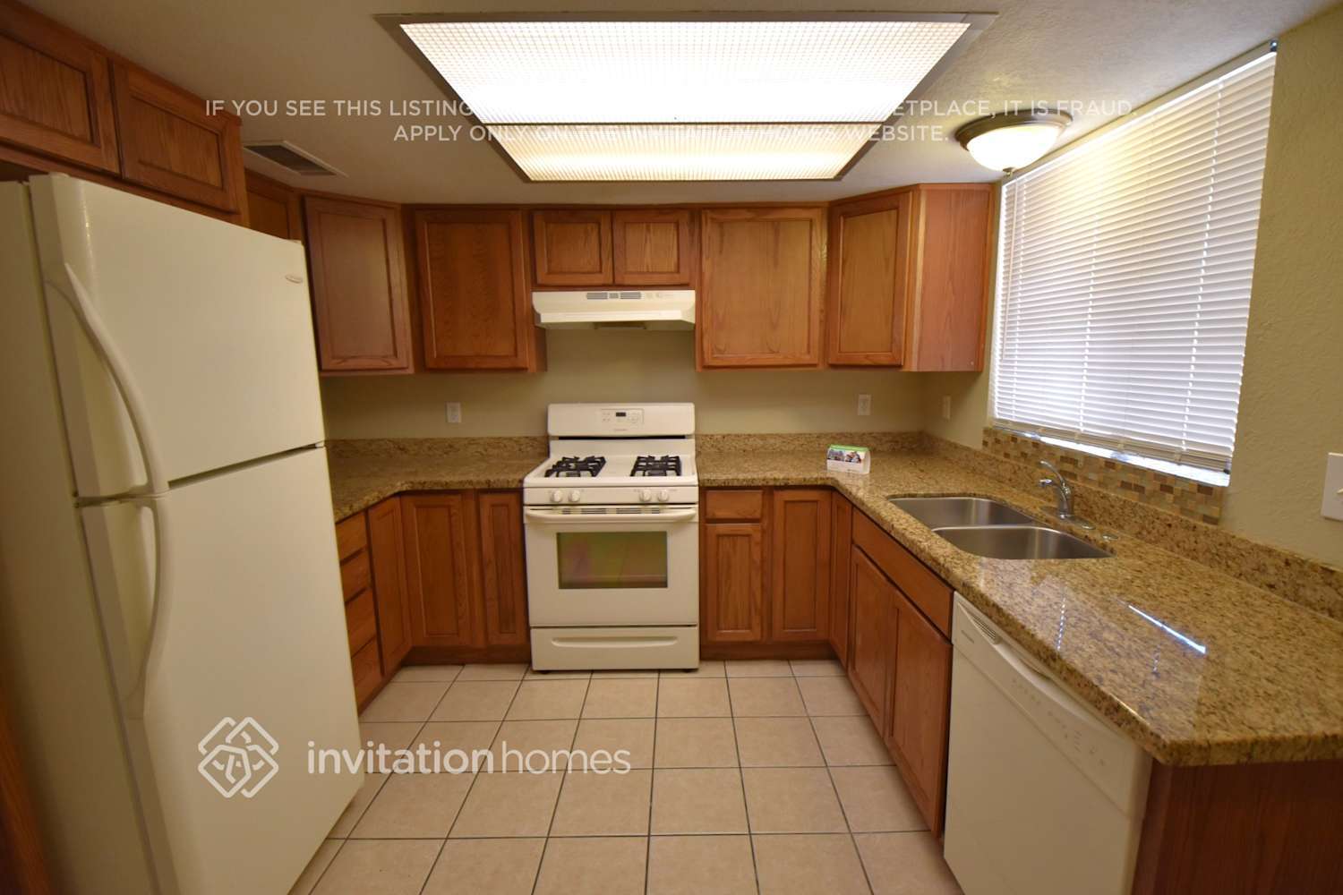 Building Photo - 3017 N 86th Ave