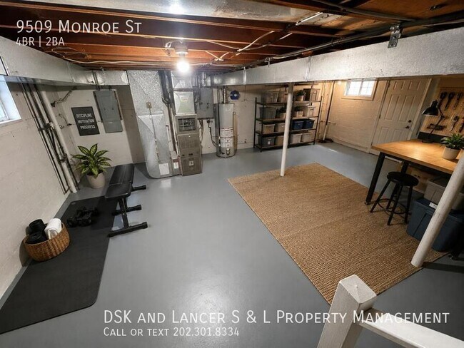 Building Photo - 9509 Monroe St