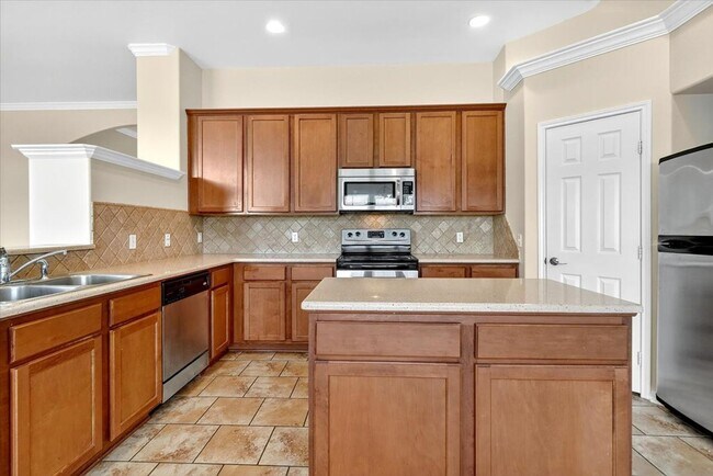 Building Photo - 6018 Tapestry Dr